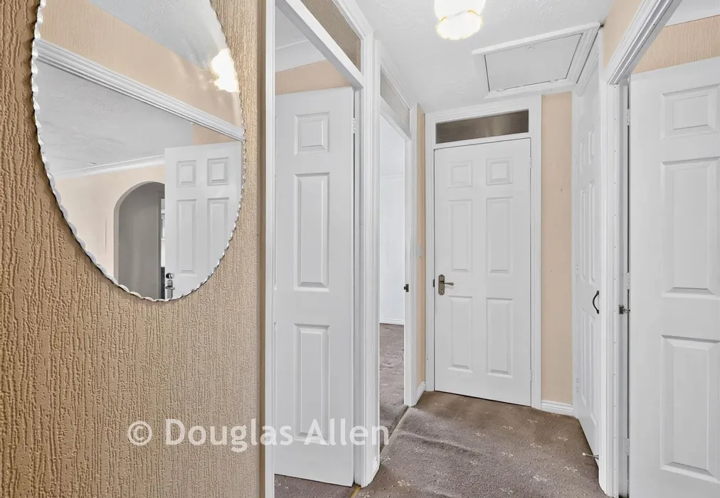 Entrance Hall - Cunningham Close, Chadwell Heath, Essex - Wards of Kent