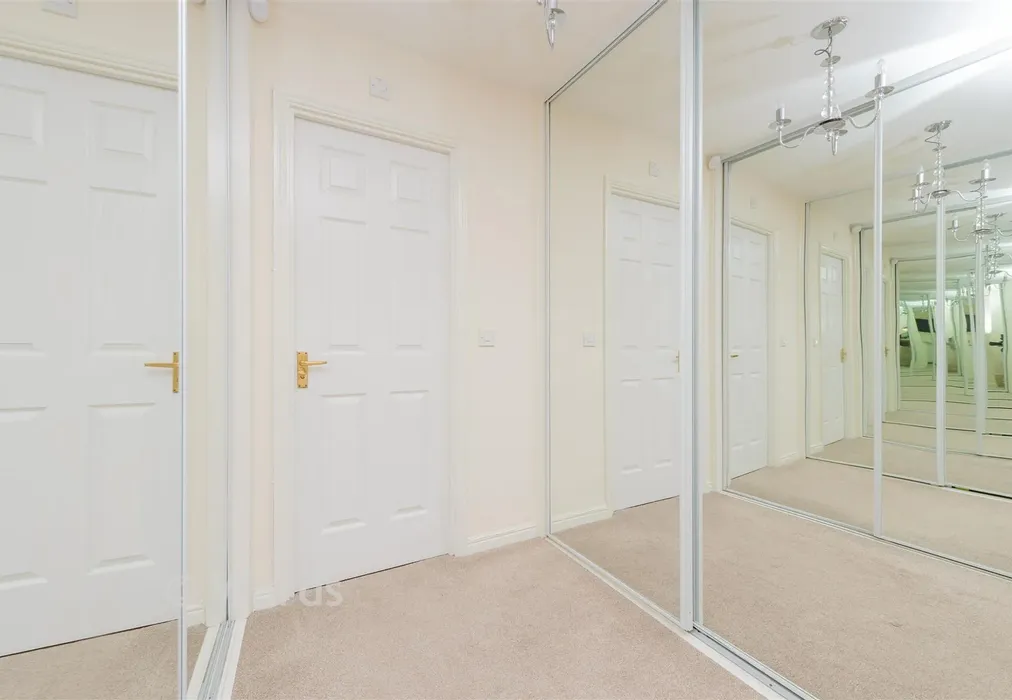 Internal Feature - Sandpiper Close, Greenhithe, Kent - Wards of Kent