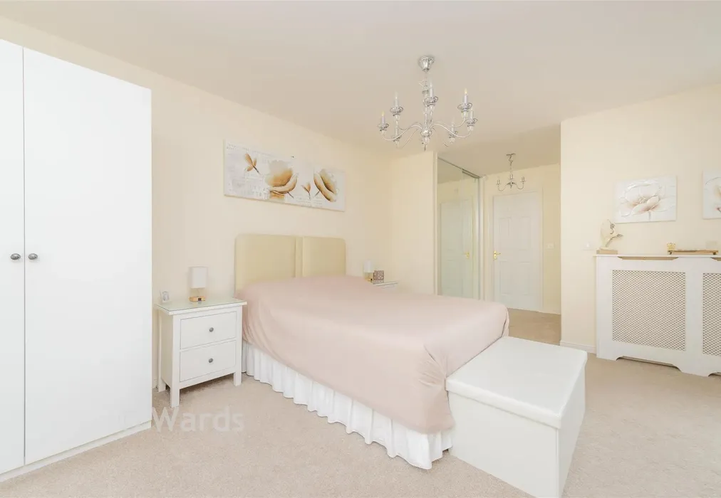 Bedroom 1 - Sandpiper Close, Greenhithe, Kent - Wards of Kent
