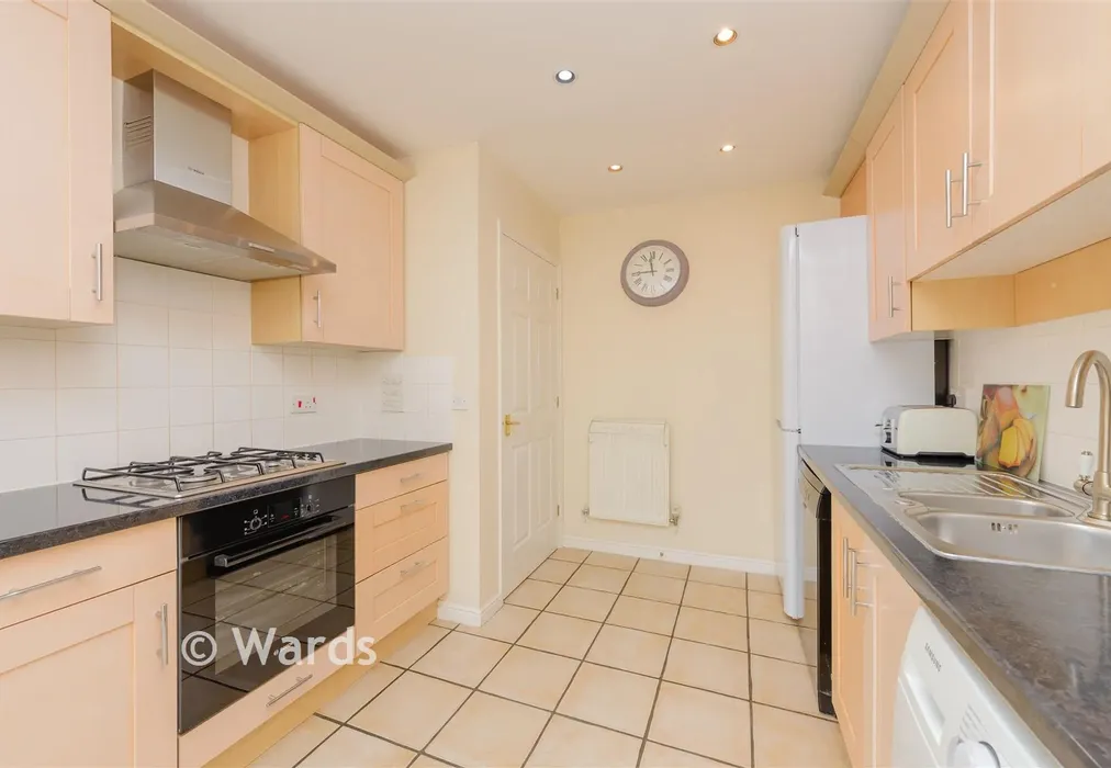 Kitchen - Sandpiper Close, Greenhithe, Kent - Wards of Kent