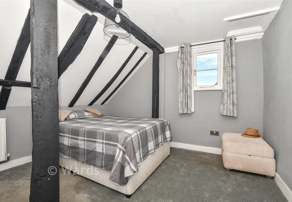 Bedroom 2 - The Street, Mersham, Kent - Wards of Kent