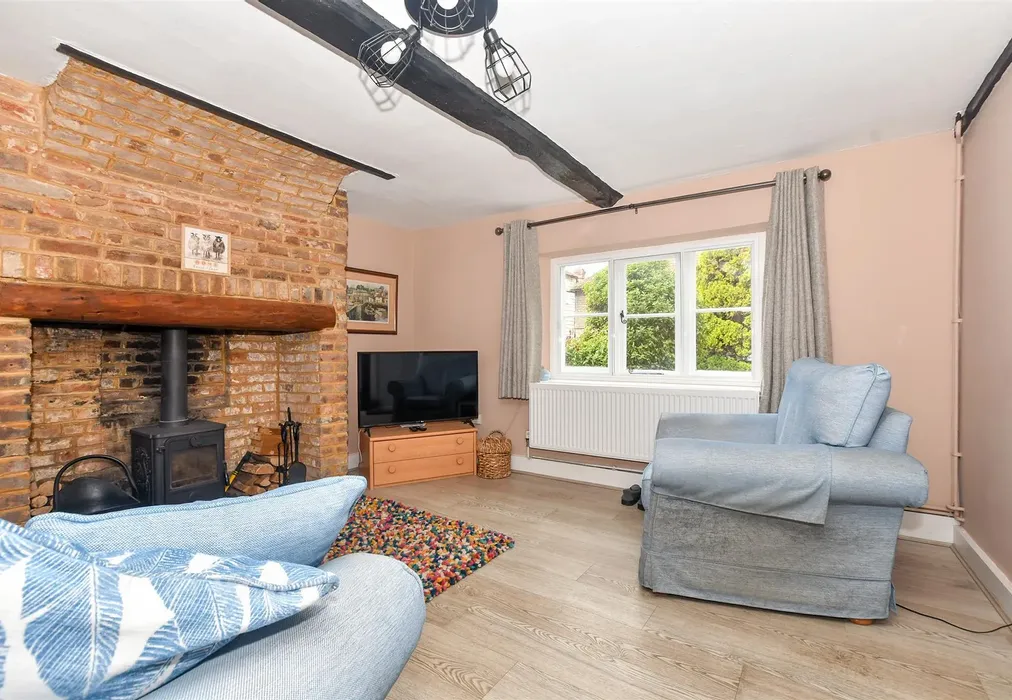 Lounge - The Street, Mersham, Kent - Wards of Kent