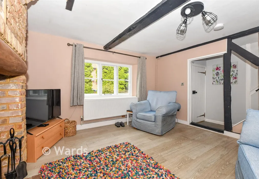Lounge - The Street, Mersham, Kent - Wards of Kent