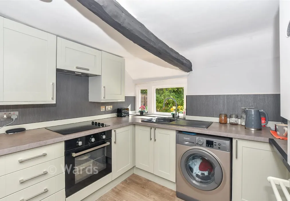 Kitchen - The Street, Mersham, Kent - Wards of Kent