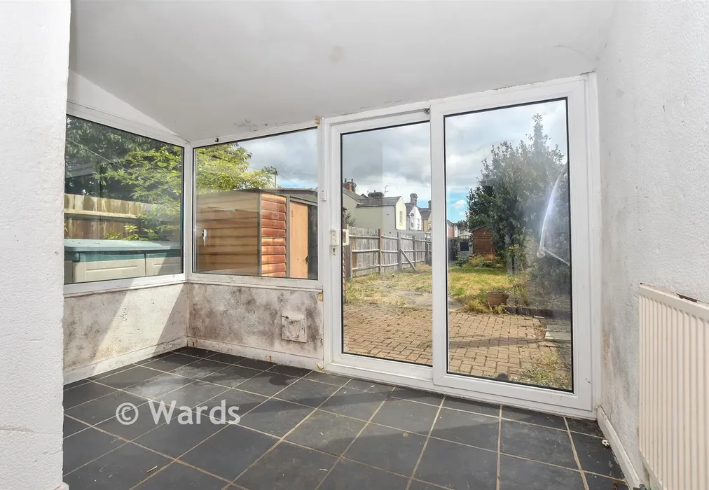Garden Room - Beaver Road, Ashford, Kent - Wards of Kent