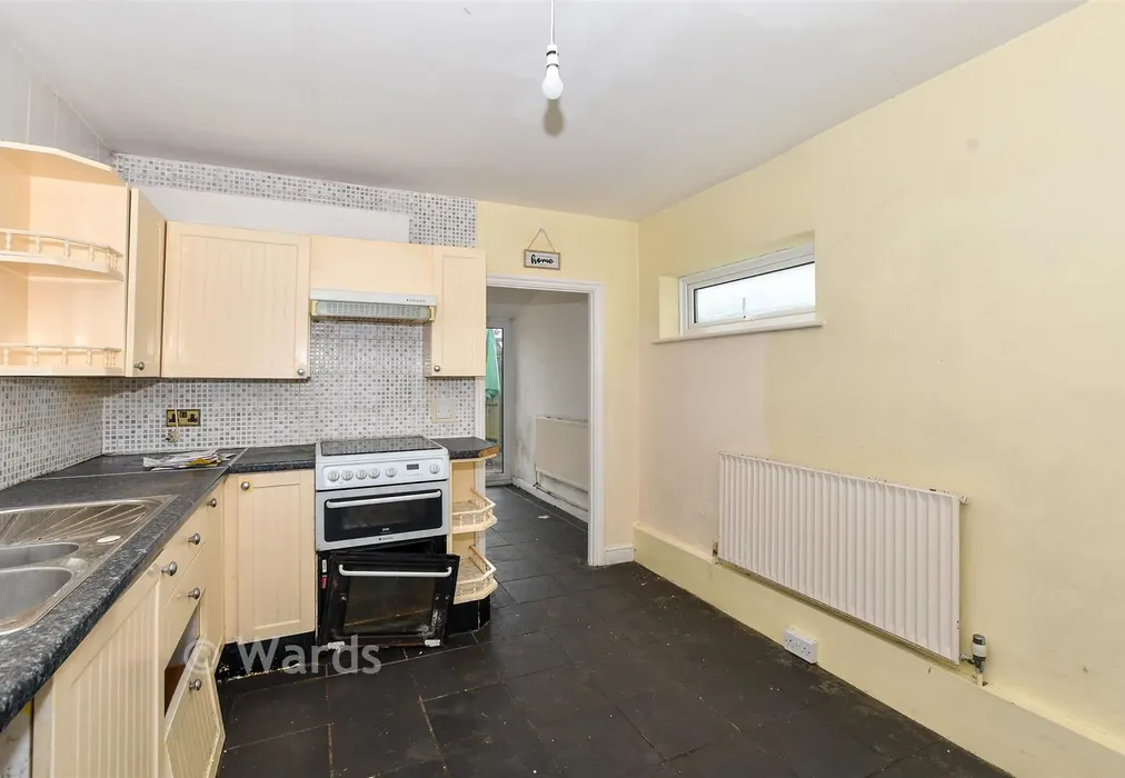 Kitchen - Beaver Road, Ashford, Kent - Wards of Kent