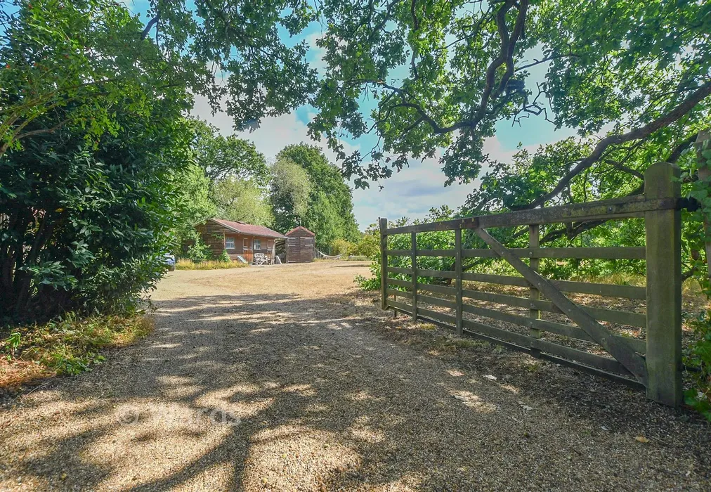 Driveway/Parking - Waterman Quarters, Headcorn, Ashford, Kent - Wards of Kent