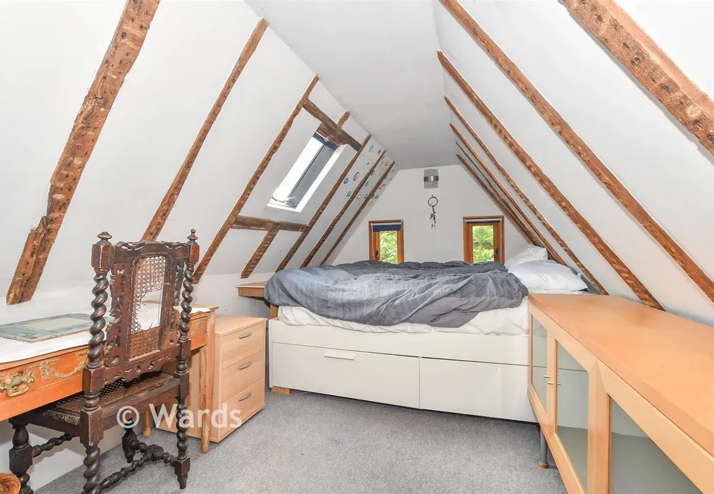 Loft Room - Waterman Quarters, Headcorn, Ashford, Kent - Wards of Kent