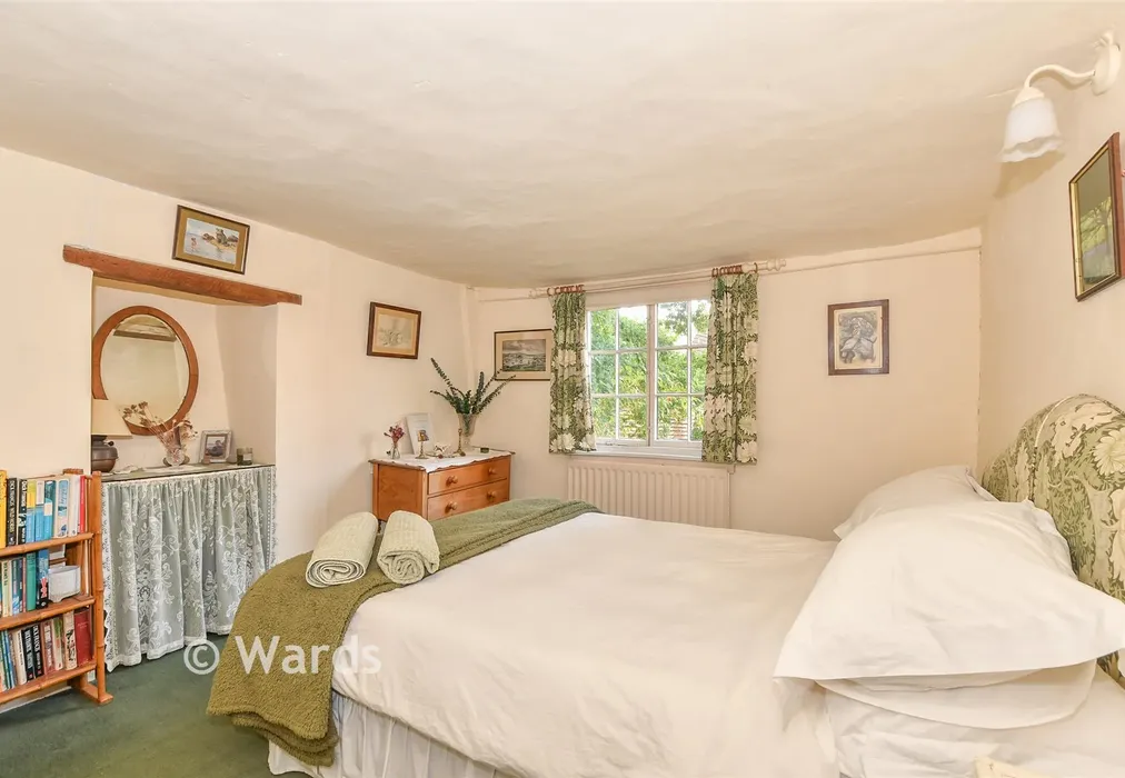 Bedroom 2 - Waterman Quarters, Headcorn, Ashford, Kent - Wards of Kent