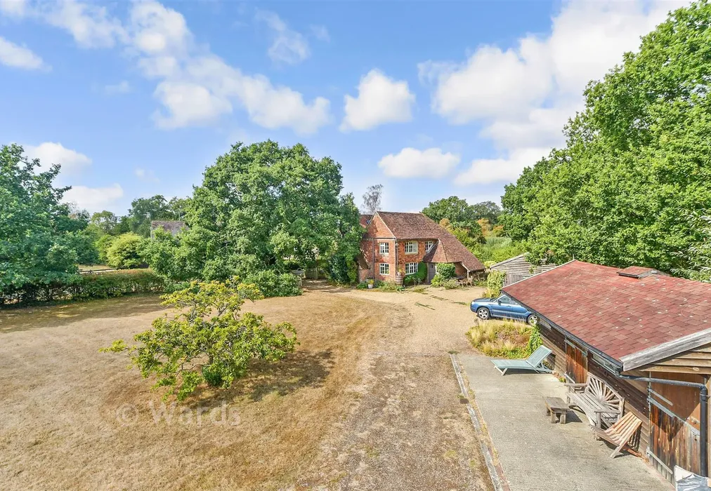 External Lifestyle Photograph - Waterman Quarters, Headcorn, Ashford, Kent - Wards of Kent