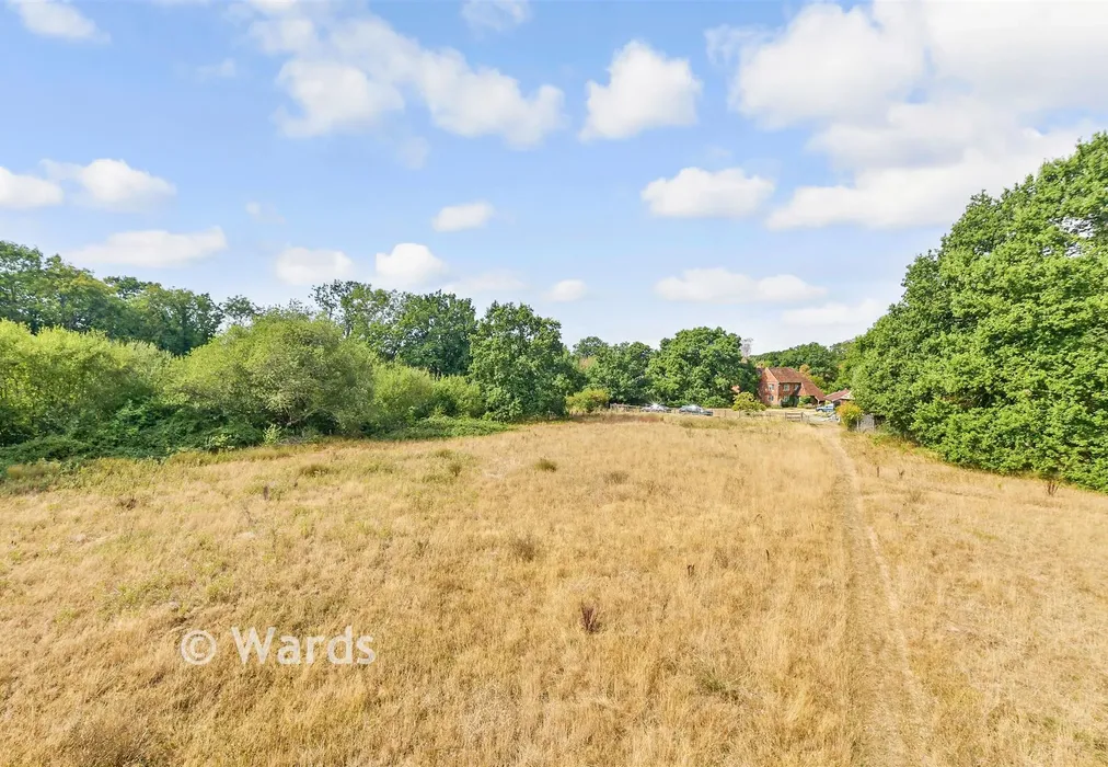 Rear Garden - Waterman Quarters, Headcorn, Ashford, Kent - Wards of Kent