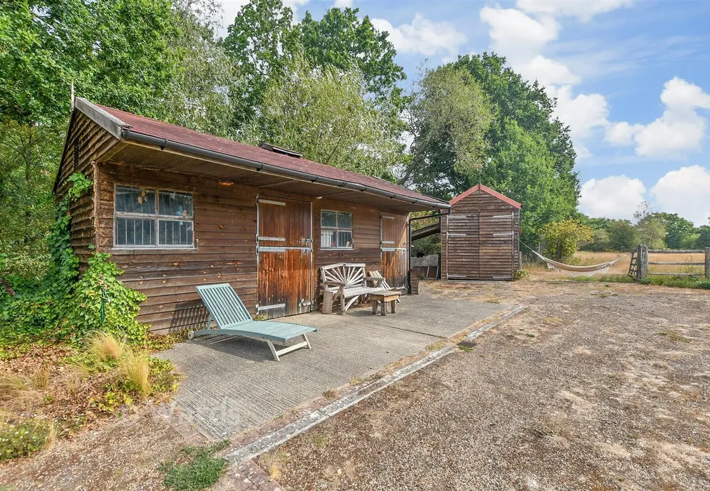Workshop/Outbuildings - Waterman Quarters, Headcorn, Ashford, Kent - Wards of Kent