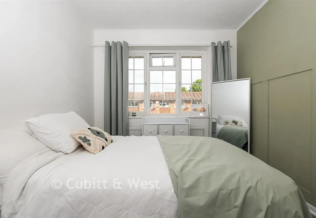 Bedroom 1 - Lindley Road, Godstone, Surrey - Wards of Kent