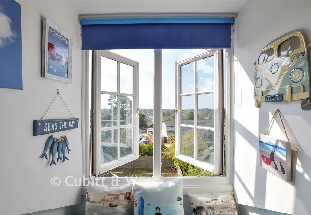 Internal Lifestyle Photograph - Long Copse Lane, Emsworth, Hampshire - Wards of Kent