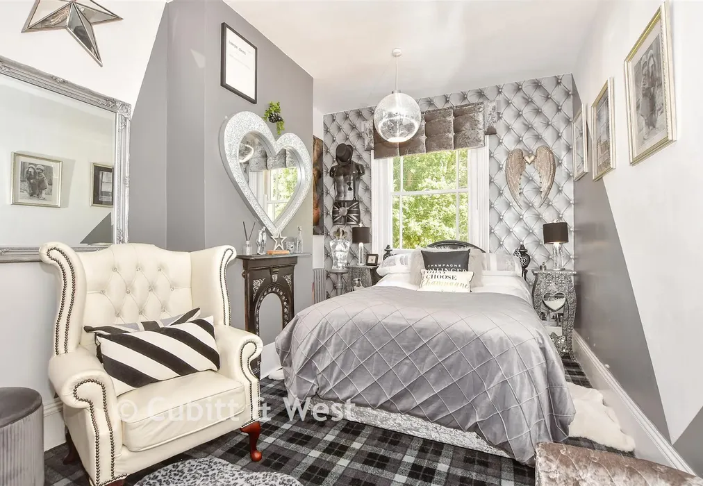 Bedroom 4 - Long Copse Lane, Emsworth, Hampshire - Wards of Kent