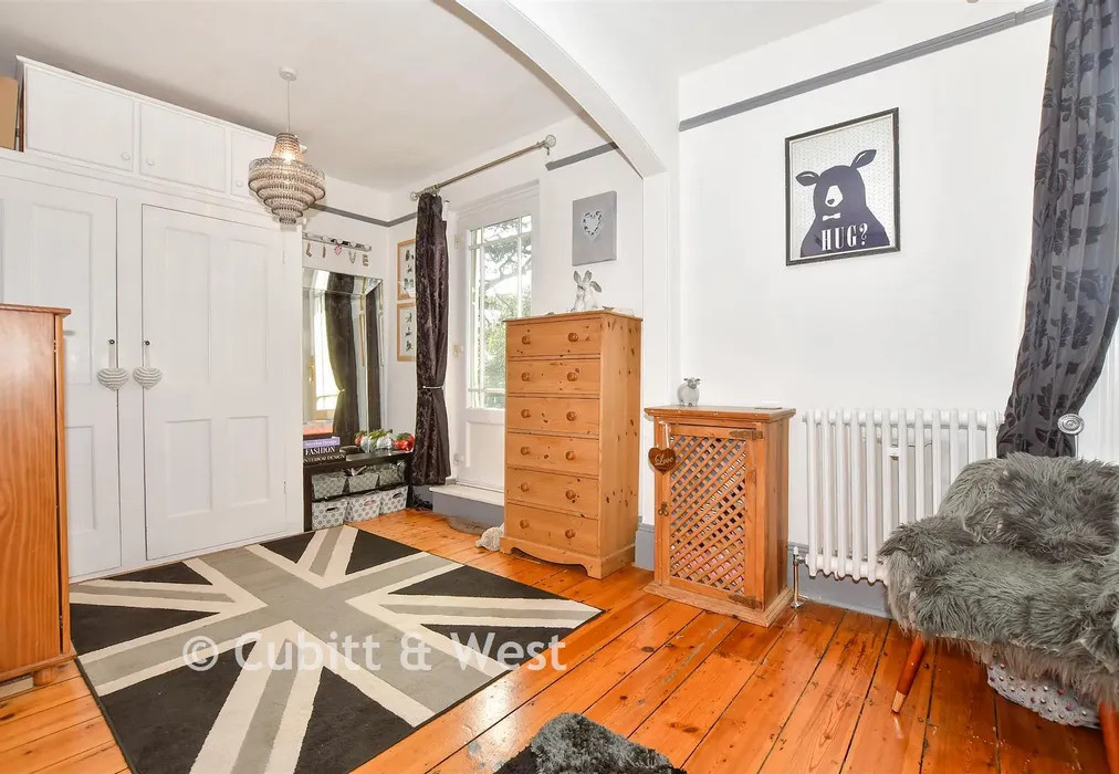 Bedroom 1 - Long Copse Lane, Emsworth, Hampshire - Wards of Kent