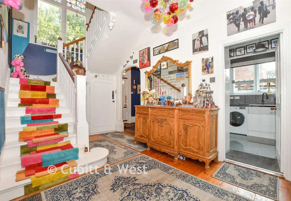 Internal Lifestyle Photograph - Long Copse Lane, Emsworth, Hampshire - Wards of Kent