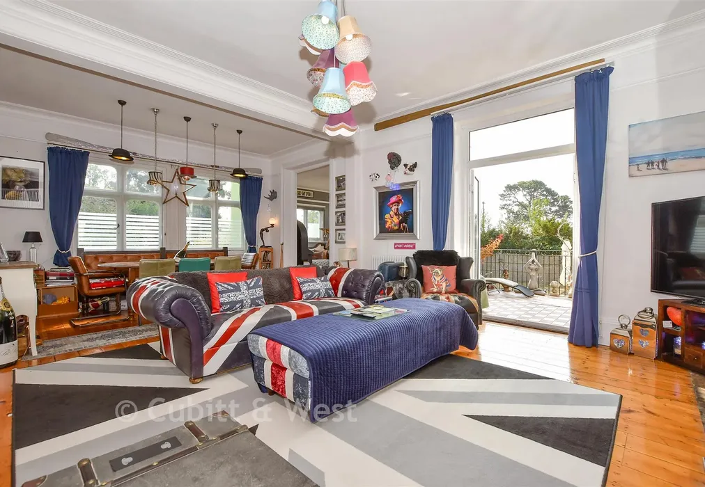 Lounge/Diner - Long Copse Lane, Emsworth, Hampshire - Wards of Kent