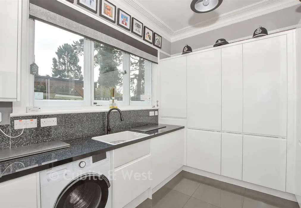 Utility Room - Long Copse Lane, Emsworth, Hampshire - Wards of Kent