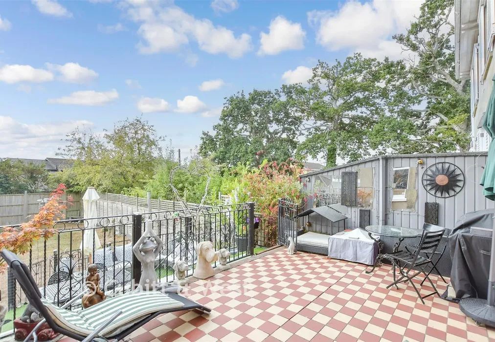 Patio / Decking - Long Copse Lane, Emsworth, Hampshire - Wards of Kent