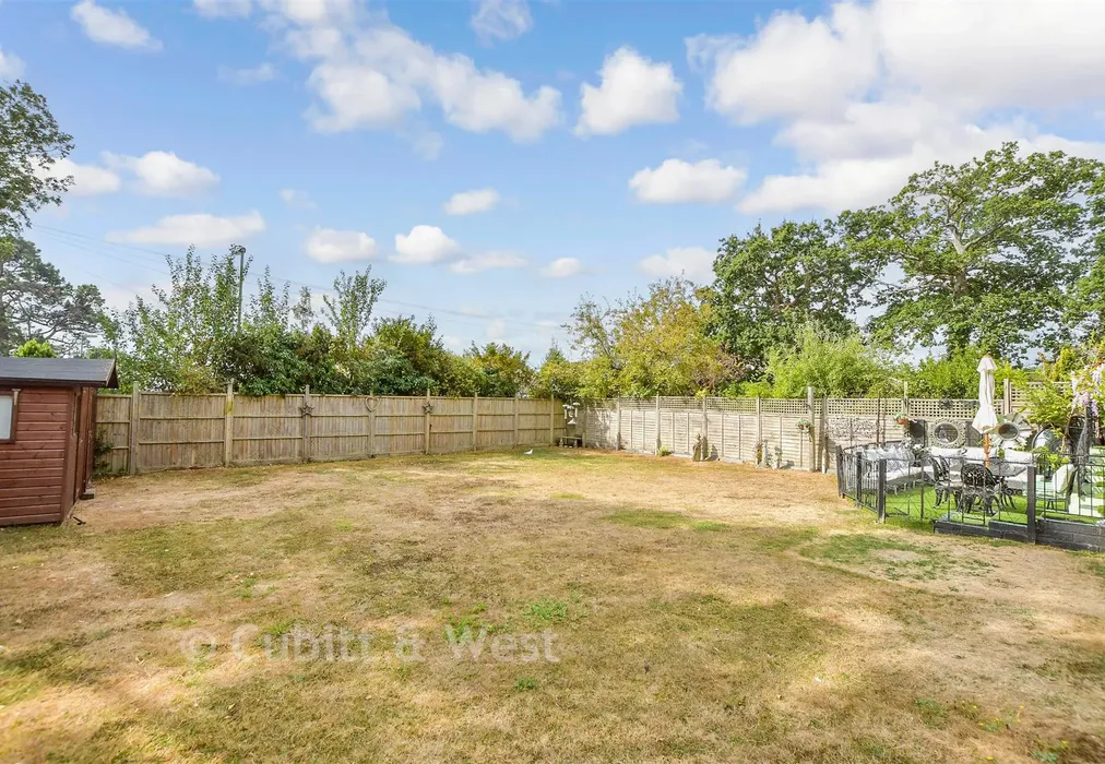 Rear Garden - Long Copse Lane, Emsworth, Hampshire - Wards of Kent