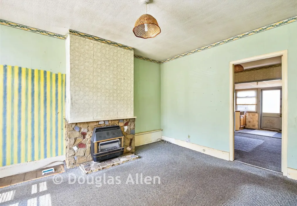 Lounge - James Avenue, Dagenham, Essex - Wards of Kent