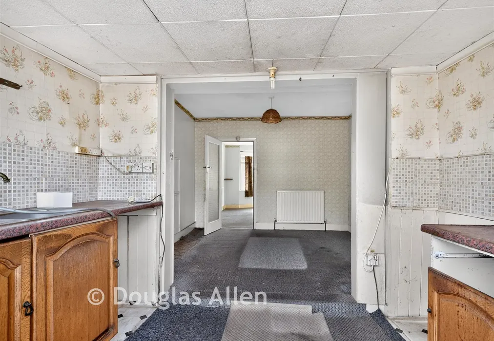 Kitchen - James Avenue, Dagenham, Essex - Wards of Kent