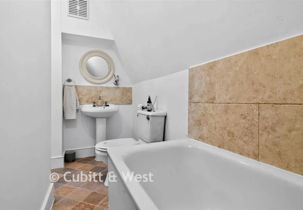 Bathroom - Enmore Road, London - Wards of Kent