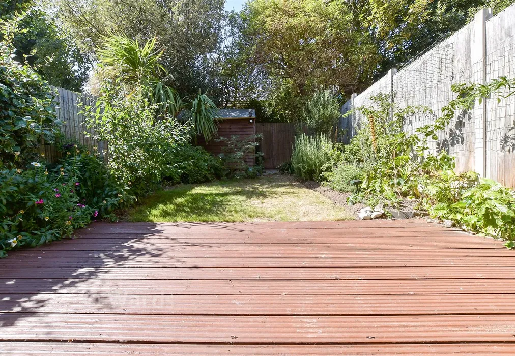 Rear Garden - Wings Close, Eastern Esplanade, Kent - Wards of Kent