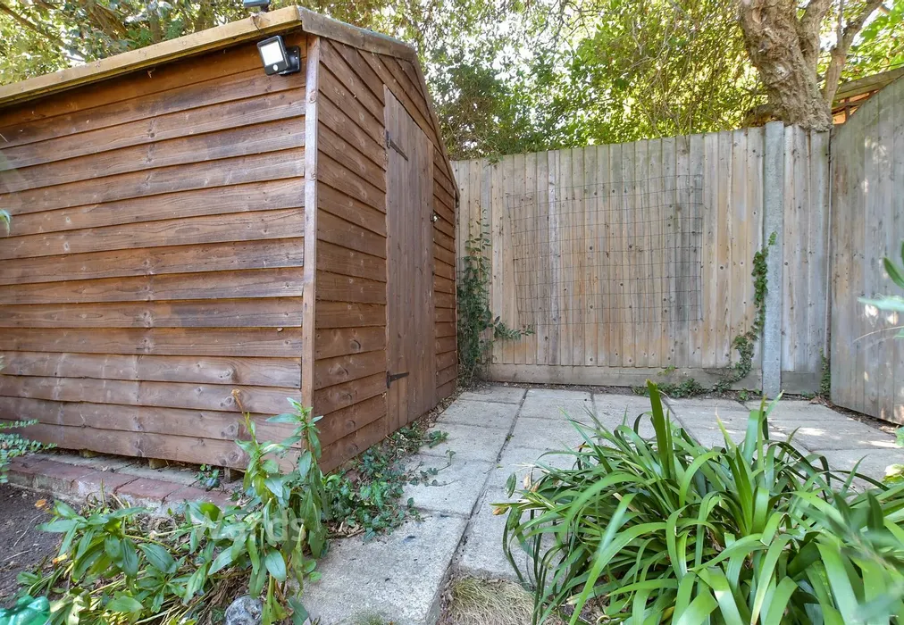 Workshop/Outbuildings - Wings Close, Eastern Esplanade, Kent - Wards of Kent