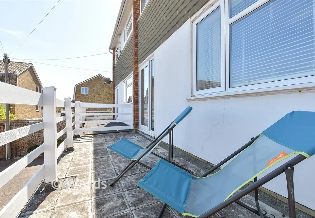 Balcony / Terrace - Wings Close, Eastern Esplanade, Kent - Wards of Kent
