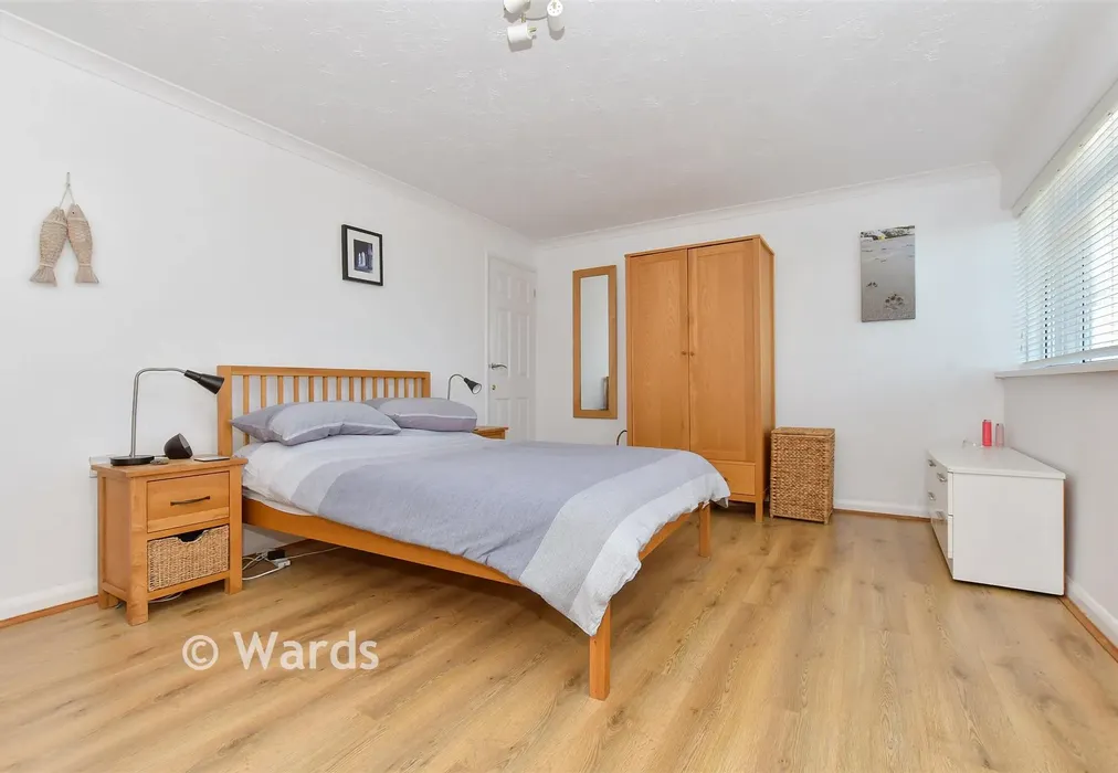 Bedroom 1 - Wings Close, Eastern Esplanade, Kent - Wards of Kent