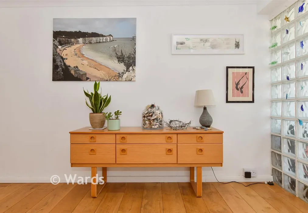 Internal Lifestyle Photograph - Wings Close, Eastern Esplanade, Kent - Wards of Kent