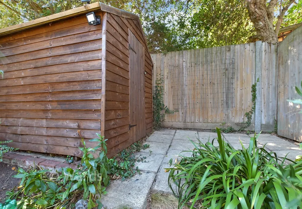 Workshop/Outbuildings - Wings Close, Eastern Esplanade, Kent - Wards of Kent