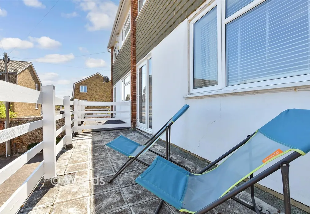 Balcony / Terrace - Wings Close, Eastern Esplanade, Kent - Wards of Kent