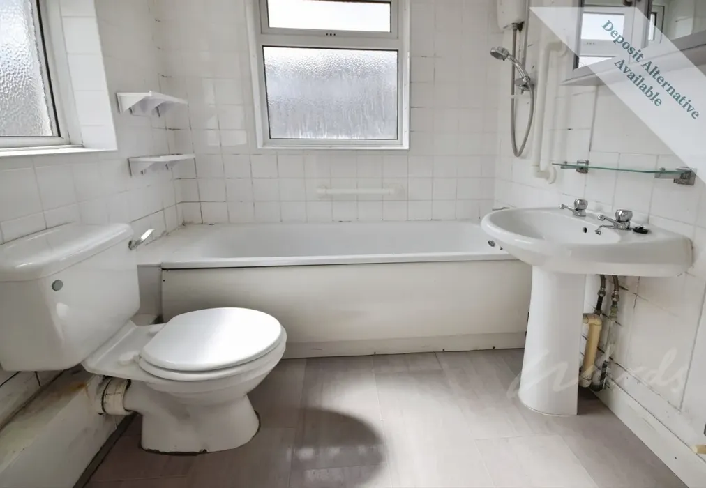 kitchener bathroom - Kitchener Road Rochester ME2 - Wards of Kent