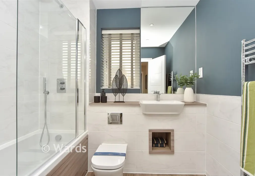 Show Home Bathroom - Bulldog Close, Faversham Lakes, Faversham, Kent - Wards of Kent