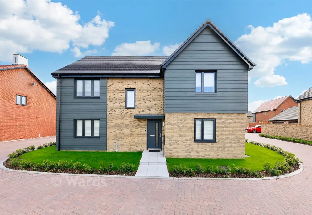 External Oak - Bulldog Close, Faversham Lakes, Faversham, Kent - Wards of Kent
