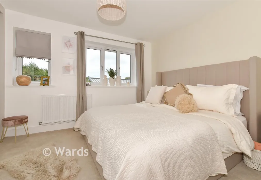 Bedroom 1 - Shakespeare Crescent, New Romney, Kent - Wards of Kent