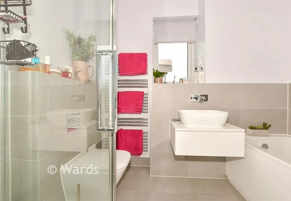Bathroom - Shakespeare Crescent, New Romney, Kent - Wards of Kent