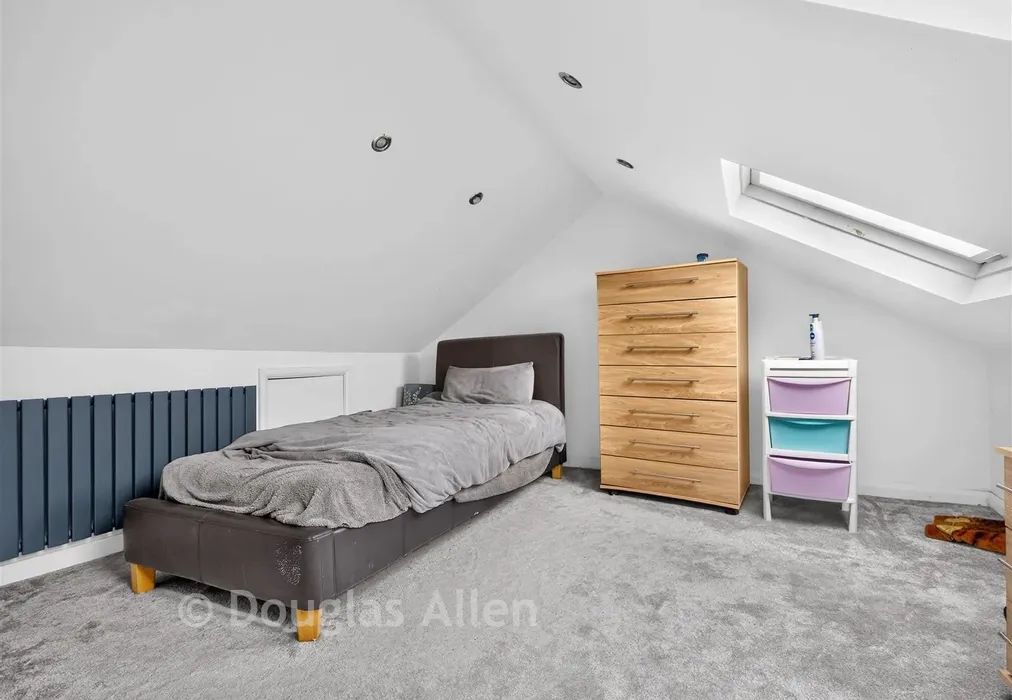 Loft Room - Kenneth Road, Chadwell Heath, Essex - Wards of Kent
