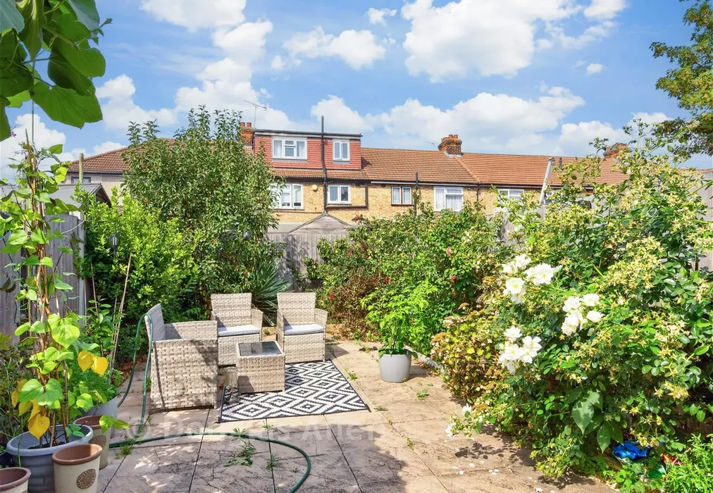 Rear Garden - Kenneth Road, Chadwell Heath, Essex - Wards of Kent