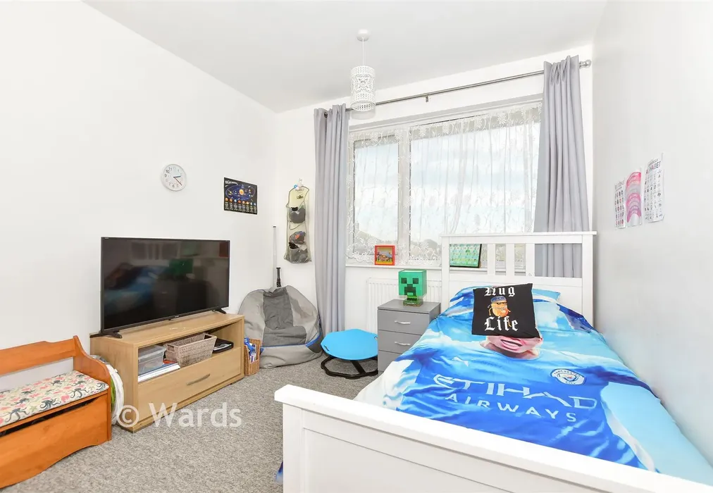 Bedroom 2. - Magdalen Court, Broadstairs, Kent - Wards of Kent