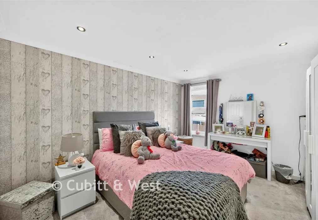 Bedroom 1 - Blackbird Close, Waterlooville, Hampshire - Wards of Kent