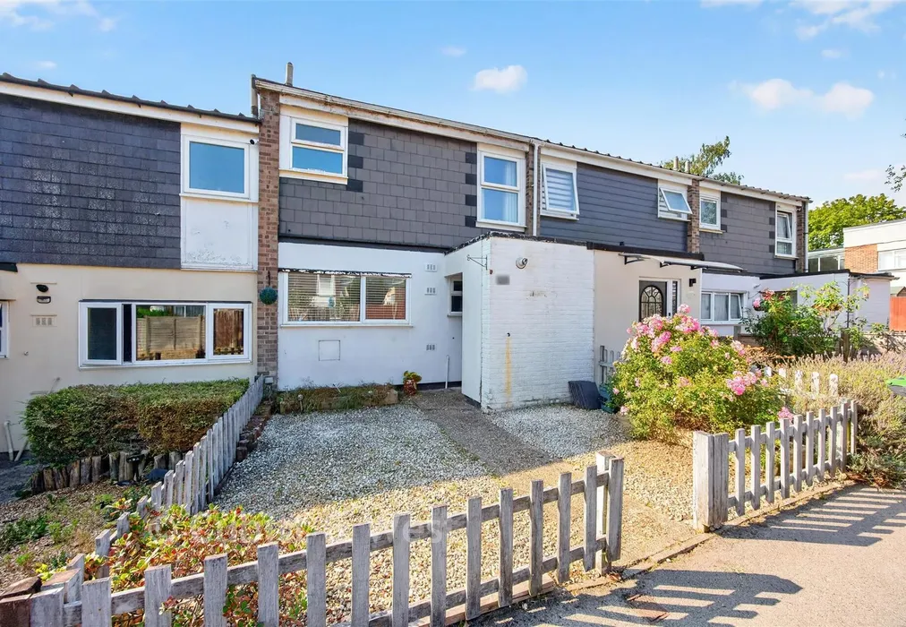 Front - Blackbird Close, Waterlooville, Hampshire - Wards of Kent