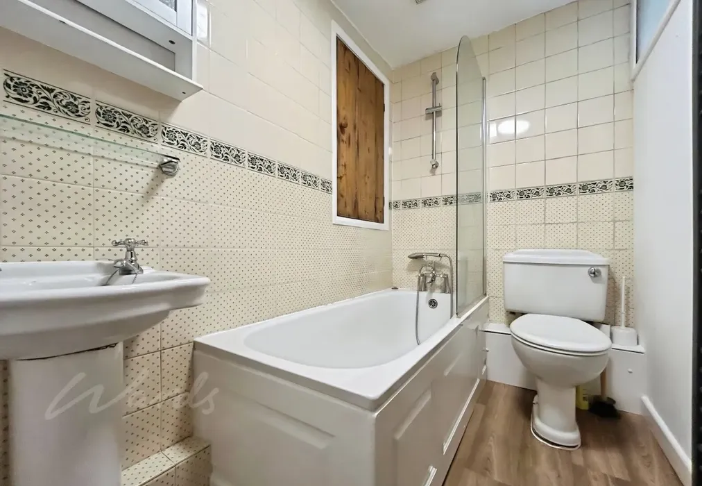 bathroom - The Green Fordcombe TN3 - Wards of Kent