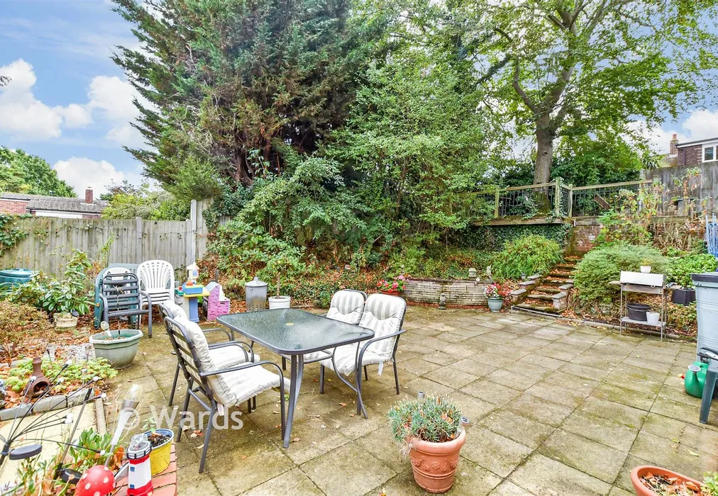 Rear Garden - The Coppice, Aylesford, Kent - Wards of Kent