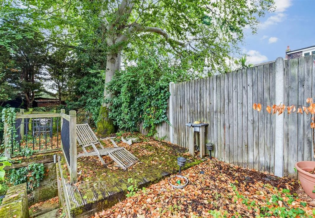 Rear Garden - The Coppice, Aylesford, Kent - Wards of Kent