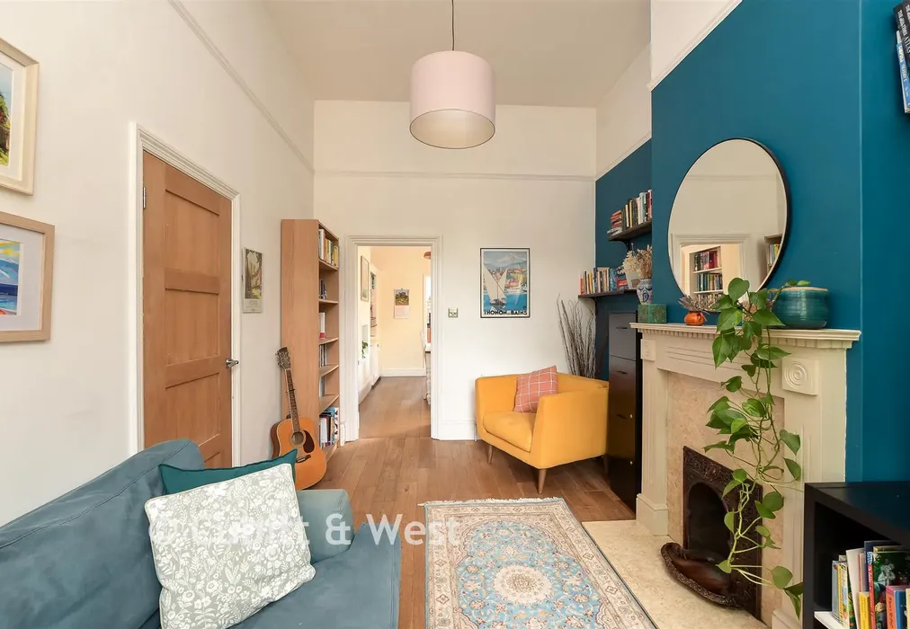 Lounge - Knoll Road, Dorking, Surrey - Wards of Kent
