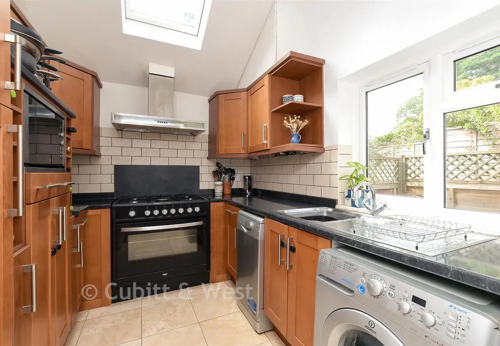 Kitchen - Knoll Road, Dorking, Surrey - Wards of Kent